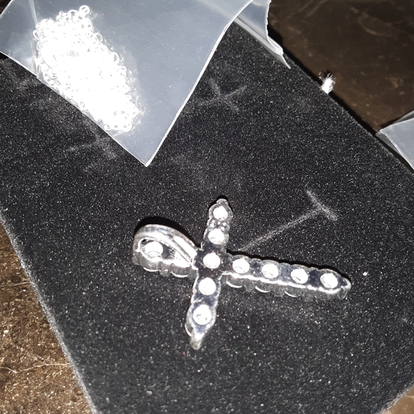Cross pendant necklace silver cz - Picture 10 of 13